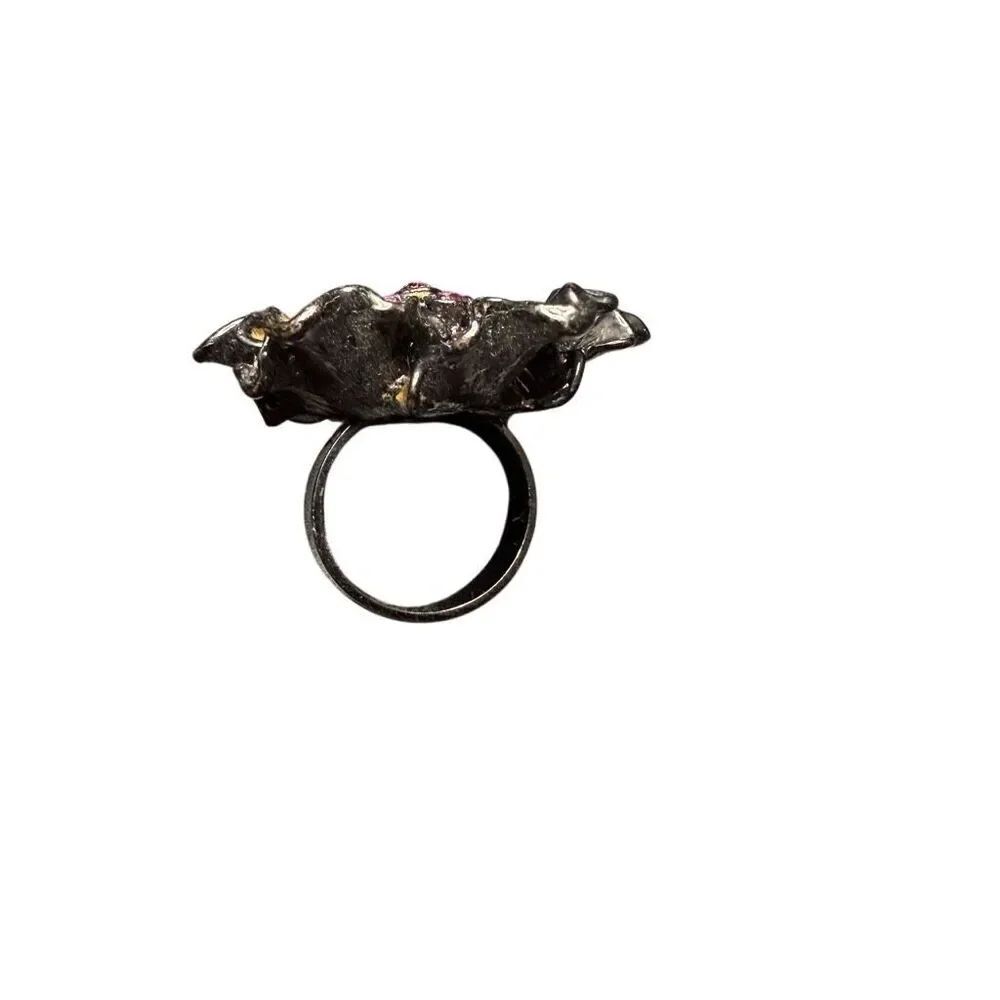 BKE Gunmetal Flower with purple stones statement ring- size 7 - Picture 3 of 4